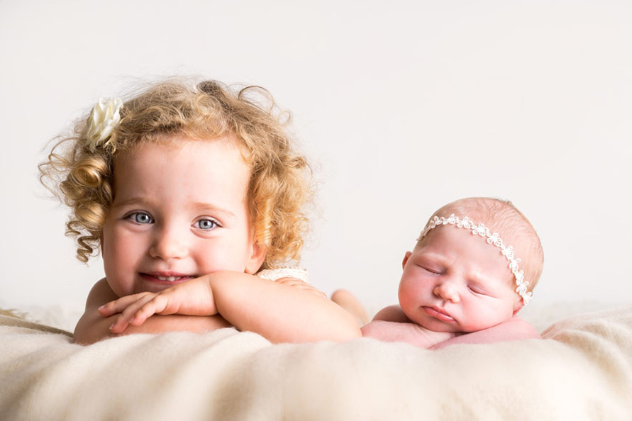 neugeborenen shooting mit geschwister neugeborenen shooting mit geschwister